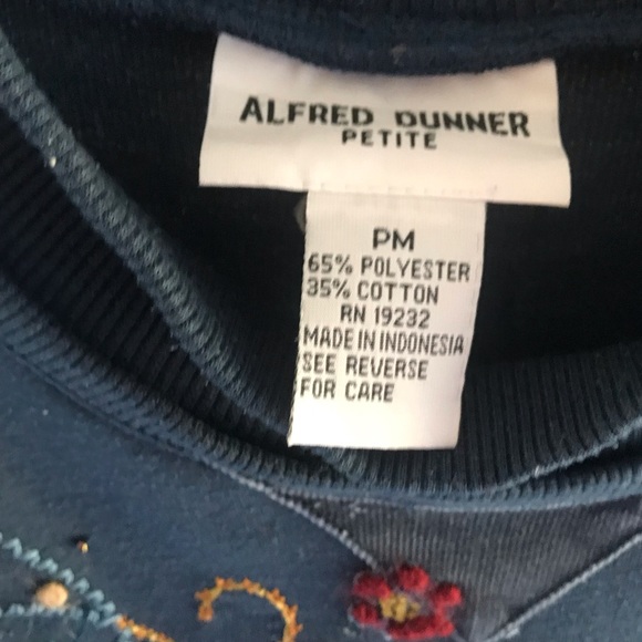 Vintage blue embroidered patchwork grandma dressy sweatshirt - Picture 5 of 5